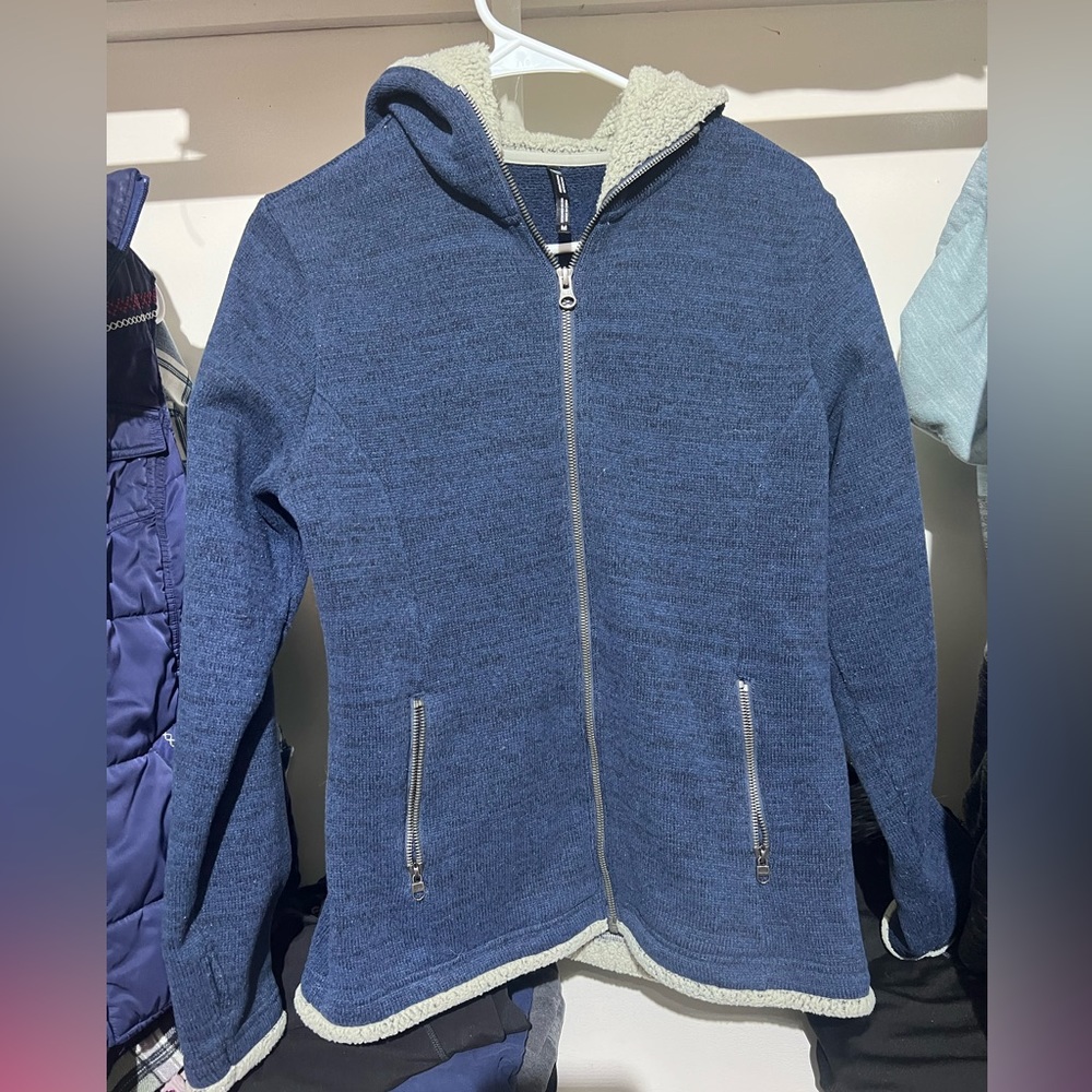 Medium womens coat from costal